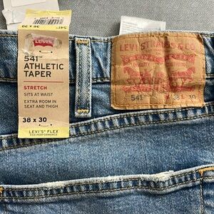 Men’s Levi’s 541 size 38 nwt